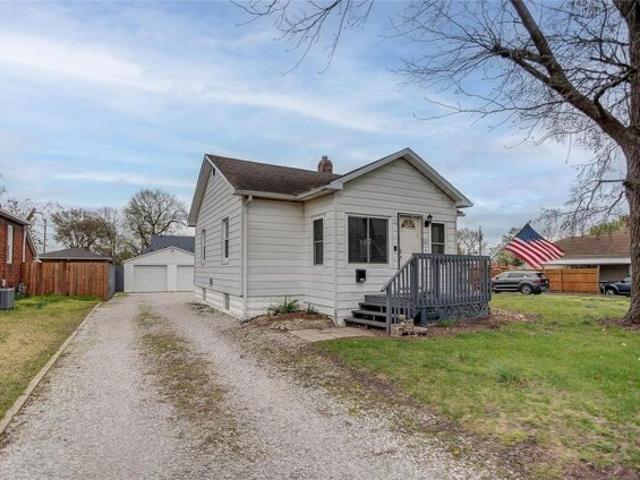 Home For Sale In Wood River, Illinois