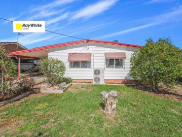 Adelong, Tumut, Talbingo - Garden, Parking