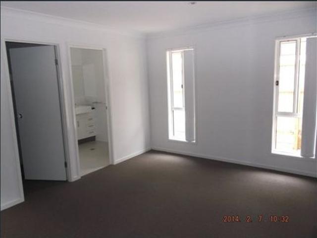 Home in a great location, great Property and is situated near parks, schools! OPEN TO VIEW FRIDAY 2/10 AT 4.30 5.00PM