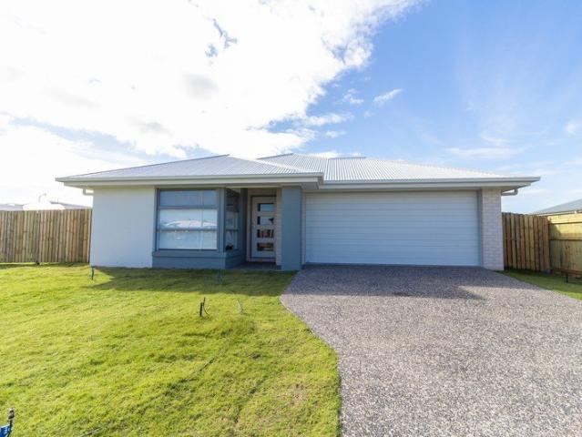 HOME IN BURRUM HEADS