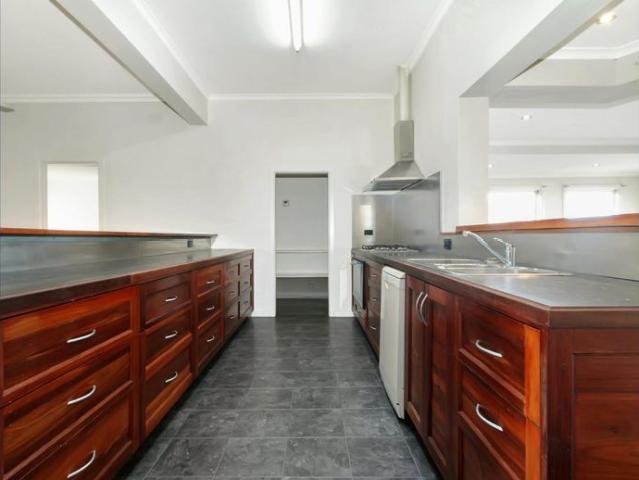 HOME IN BAIRNSDALE CBD