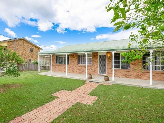 HOME IN QUIET BRANXTON LOCATION