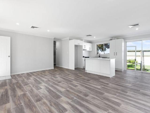 HOME IN QUIET BRANXTON LOCATION!
