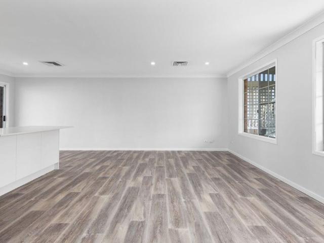 HOME IN QUIET BRANXTON LOCATION!