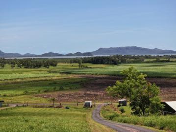 HOME, INCOME & OCEAN VIEWS 65 ACRES NEAR MACKAY