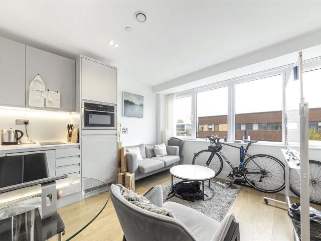 Home Park Mill Link, Hertfordshire WD4, 1 bed flat to rent, £1,150 pcm | PrimeLocation