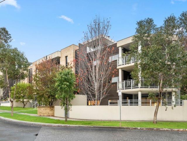 Home sweet home with own street frontage access next to Boyd Park