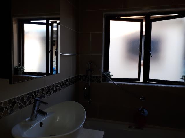 Home to share in a Secure Kyalami Glen Estate