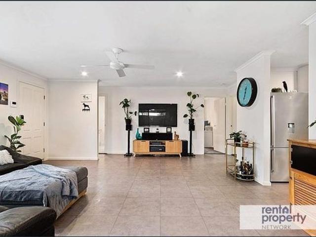 Home with a beautifully modernised Granny flat!