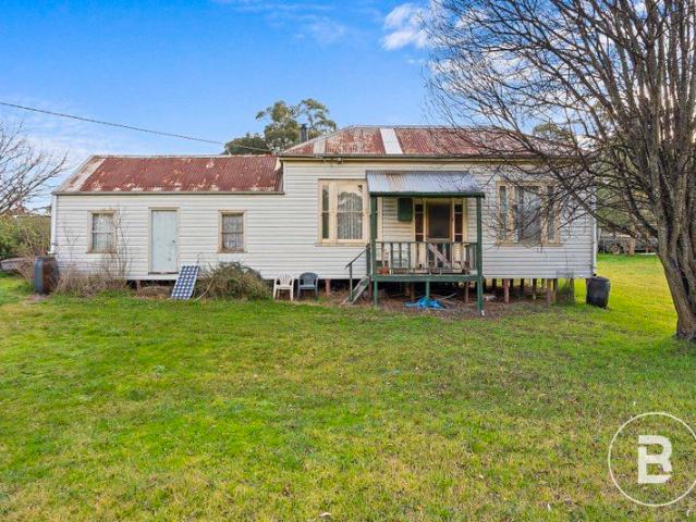 HOME WITH LOTS OF POTENTIAL ON BIG BLOCK IN CENTRAL LINTON LOCATION