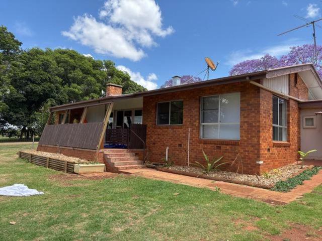 Home with separate office/workshop
