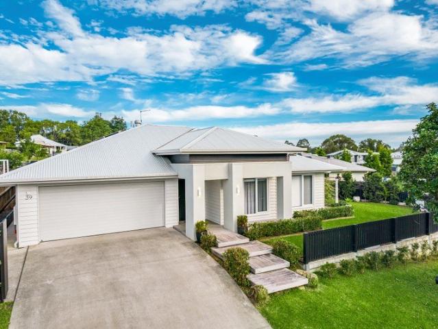 Home with study Bangalow