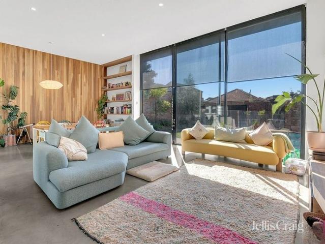 Home with Pool in Brunswick