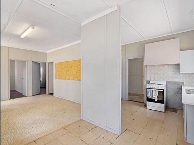 Home with Plenty of Storage Space or Parking!