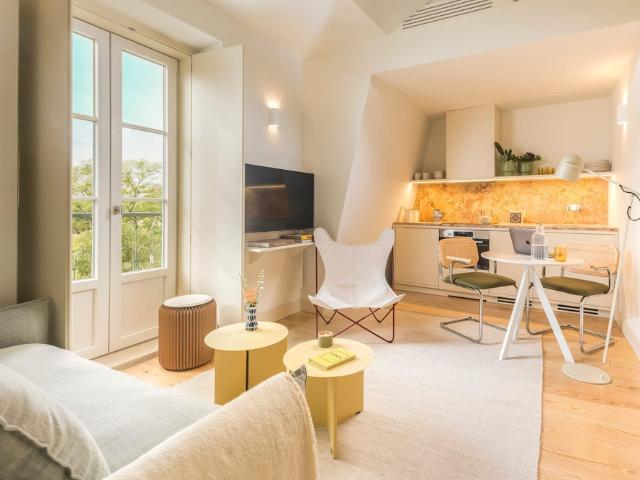 Homeclub | Top Floor 1BR with Square Views