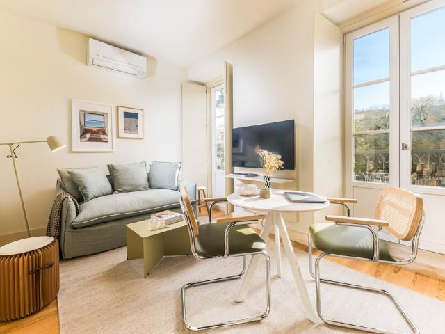 Homeclub | Elegant Furnished 1BR in Estrela