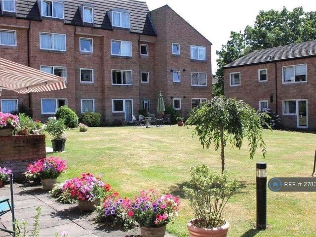 Homebeech House, Woking, GU22 1 bed flat to rent £1,100 pcm £254 pw
