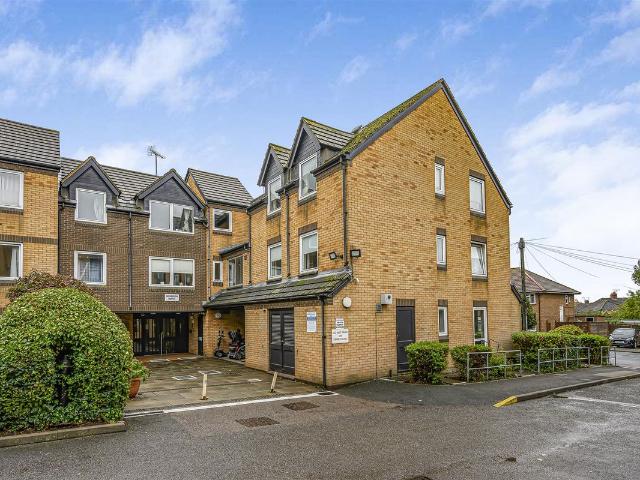 Homebush House, Kings Head Hill E4, 1 bed flat to rent, £1,350 pcm | PrimeLocation
