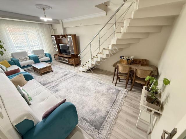 Home'dan İsmetpaşa Mah'de Satılık 3+2 200m² Kelepir Dublex Daire