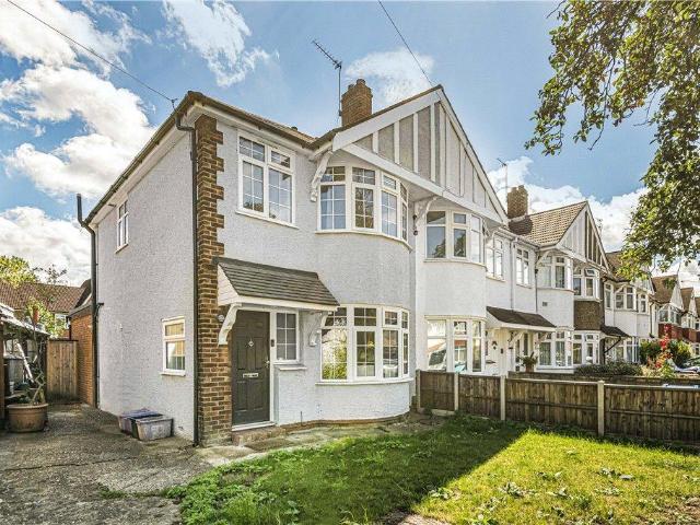Homefield Gardens, Mitcham, CR4 4 bed end of terrace house to rent £2,850 pcm £658 pw