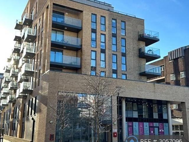 Homefield Rise, Orpington, BR6 2 bed flat to rent £1,900 pcm £438 pw