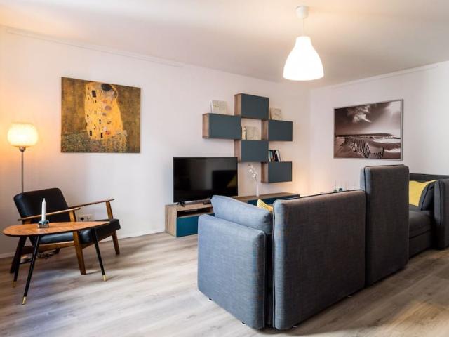 HOMEFY APARTMENT TOP OLD TOWN LOCATION