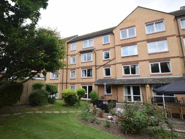 Homelatch House, Eastbourne BN21 1 bed property to rent £1,000 pcm £231 pw