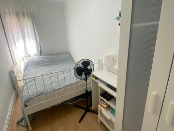 Homely double bedroom in Badalona next to Plaça Jordi Dauder i Guardiola