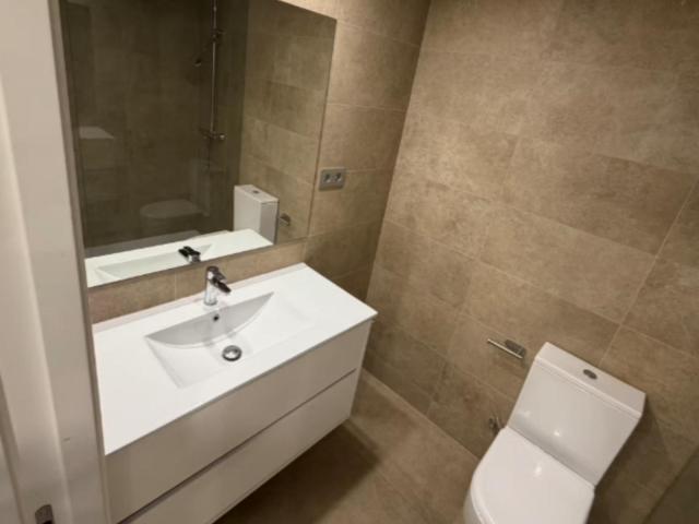 Homely double bedroom in Sabadell