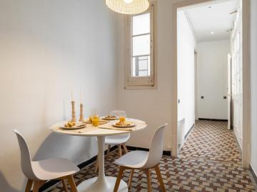 Homely double bedroom near the Estación de Francia train station