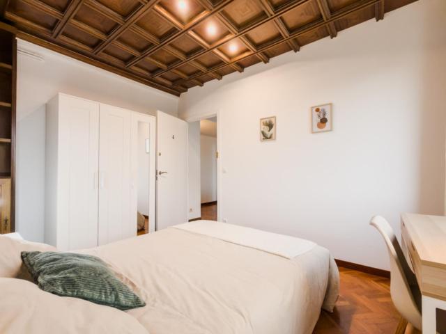 Homely double bedroom near Parc de l'Espanya Industrial