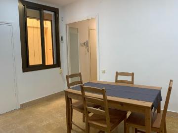 Homely single bedroom in a student flat, in El Raval