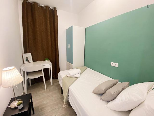 Homely single bedroom in Fort Pienc