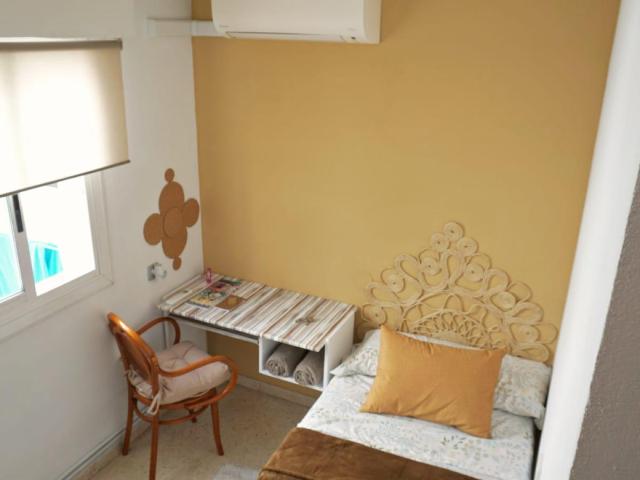homely single bedroom near Pla del Bon Repòs