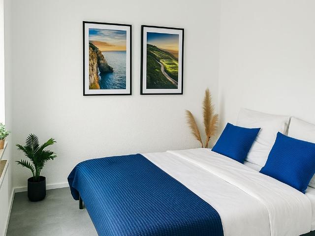 HomeME: Renovated 2 room apartment in a prime location in Minden Fully furnished, Minden Amsterdam Apartments for Rent