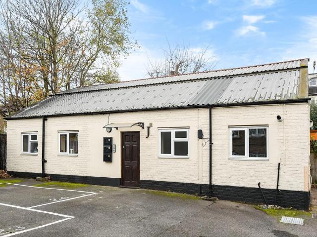 Homesdale Centre, Bromley, BR1 1 bed flat to rent £1,125 pcm £260 pw