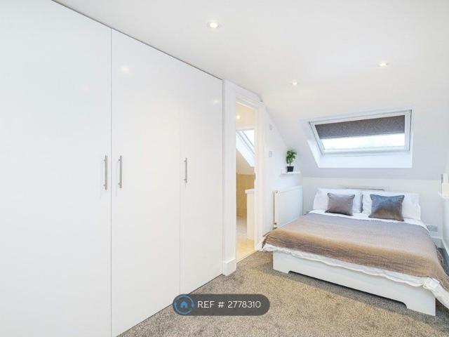 Homesdale Road, Bromley BR1, Studio to rent, £1,250 pcm | PrimeLocation