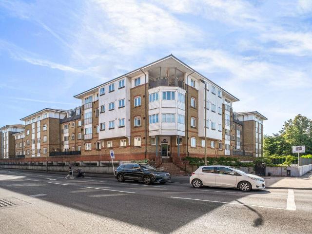 Homesdale Road, Bromley BR2, 1 bed flat to rent, £1,500 pcm | PrimeLocation