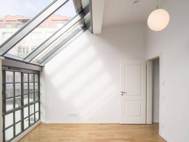 HOMESK Exklusives Townhouse mit Garten im sanierten Altbaudenkmal in Neukölln