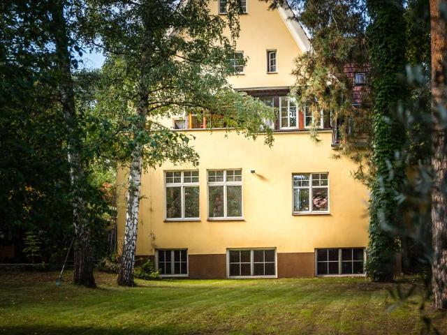 HOMESK – Villa & Remise mit 4 separaten Einheiten auf 1.550 m² Grundstück in Westend