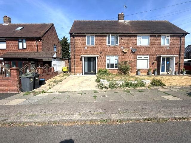 Homestead Way, Luton LU1, 3 bed semi detached house to rent, £1,700 pcm | PrimeLocation