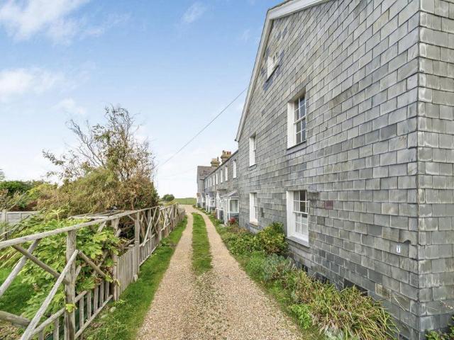 Homer Cottages, Selsey 3 bed house to rent £1,650 pcm £381 pw