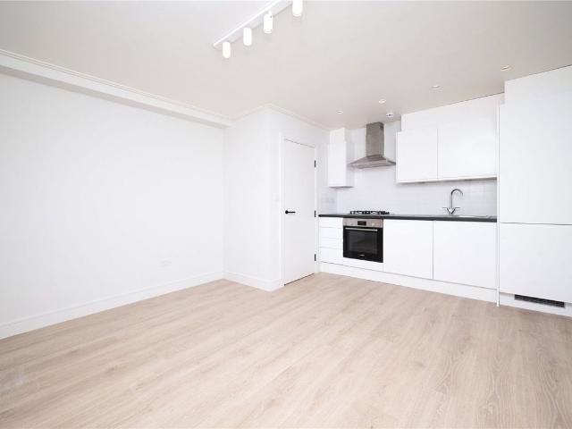 Homerton High Street, London E9, 2 bed flat to rent, £2,500 pcm | PrimeLocation