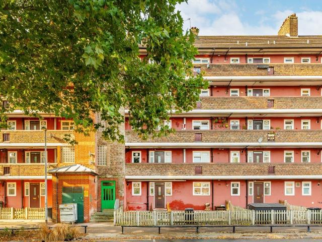 Homerton Road, Hackney E9, 3 bed flat to rent, £3,000 pcm | PrimeLocation