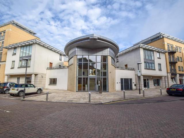 Homerton Street, Cambridge, CB2 2 bed flat to rent £2,095 pcm £483 pw