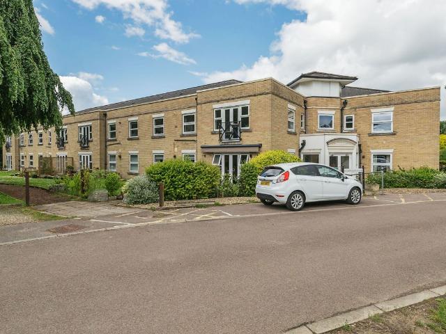 Homewood Court, Cedars Village, Rickmansworth WD3, 2 bed flat to rent, £3,500 pcm | PrimeLocation