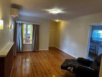Homette close to beach and bus, and Jetty Rd Glenelg and Jetty Rd Brighton
