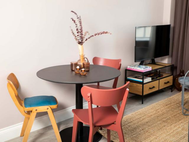 HOMEY APARTMENT • 1 BEDROOM