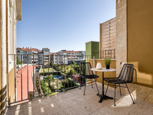 Homey Central Flat w/ Balcony by PortoDreamStays