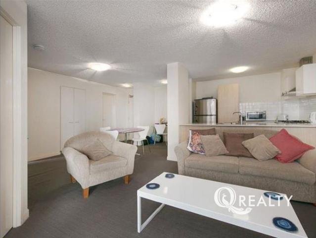 Homey Furnished Unit in Prime Location w/ AC & Pool!